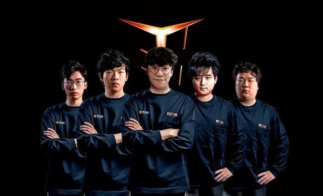 与此同时 与此同时