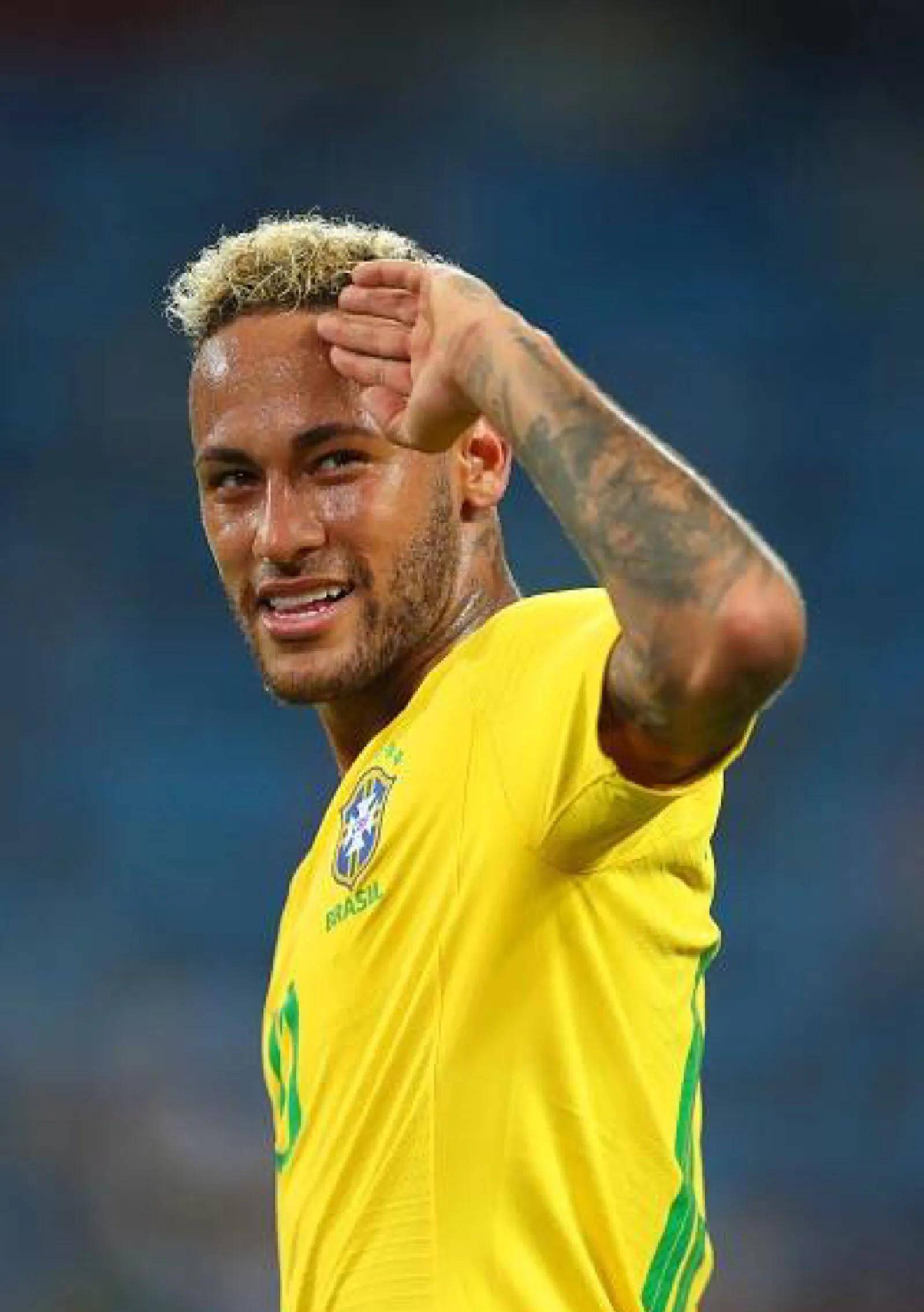 她不仅逐渐 她不仅逐渐